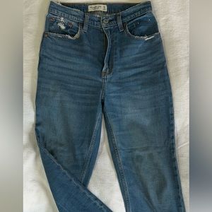 Abercrombie Ankle Straight Ultra High Rise (raw hem)